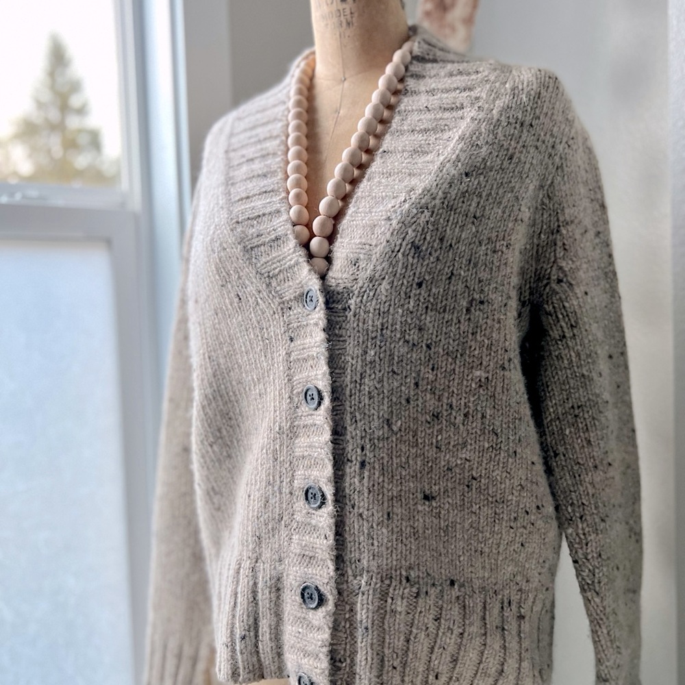 Handcrafted woven wool cardigan of your dreams ☁️☁️☁️